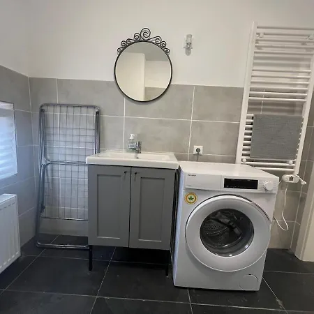 Large And Spacious Apartment, Washing Machine, Wifi&tv Διαμέρισμα